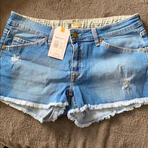 New with tags Roxy Jean shorts
